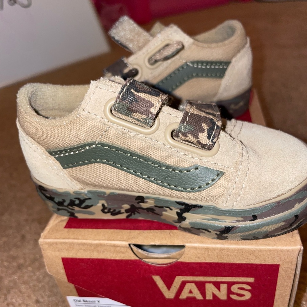 Brand new size 4 green vans with box